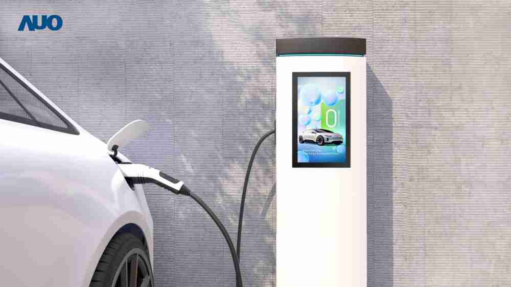 友達〝EVSE車用充電樁解決方案〞專為電動汽車充電樁設計，，具有高亮度、、、、克服戶外艱難環境的耐溫、、、、耐紫外線等特性，，並搭載散熱性及擴充性強的高效能工業電腦，，，，可實現人機互動訴求，，，，如資訊顯示、、支付等應用