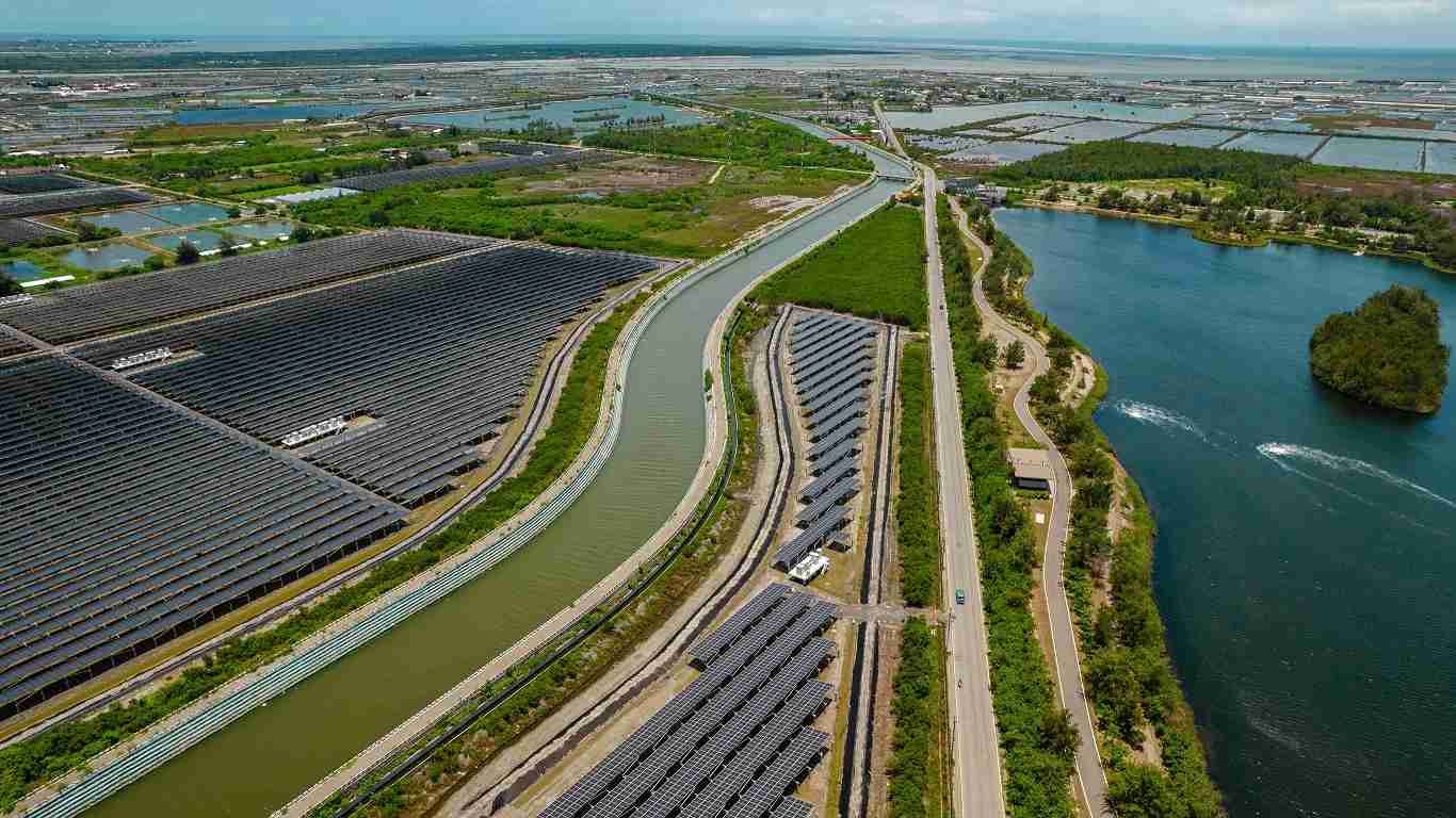 冰球突破能源事业提供智慧能源管理、、、、太阳能监控管理、、全方位电厂建置及运维解决方案，，，，并拥有管理超过6000案场的经验